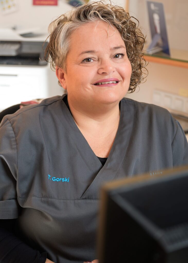 Portrait von T. Gorski vom der Zahnarztpraxis Amayri in Duisburg